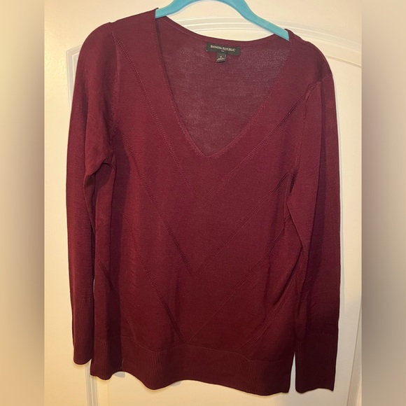 Banana republic size small sweater - Picture 2 of 4